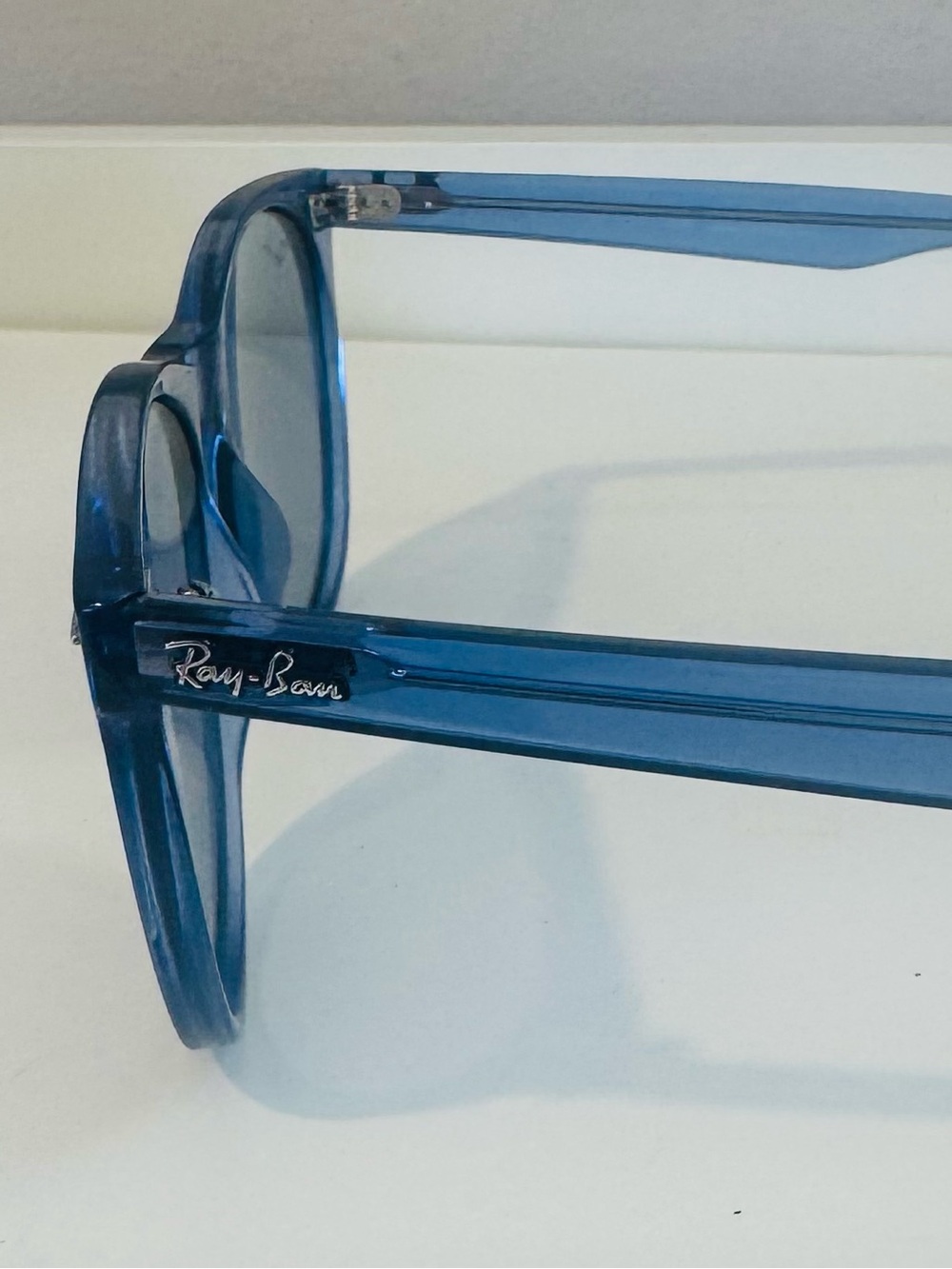 Ray-Ban Light Blue Sunglasses Wayfarer II Brand New in Case Classic Style
